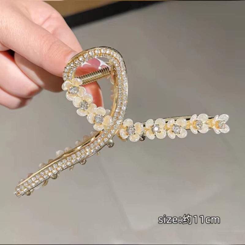 Elegant Floral Claw Clip